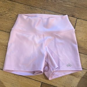 Alo 3 inch airlift shorts